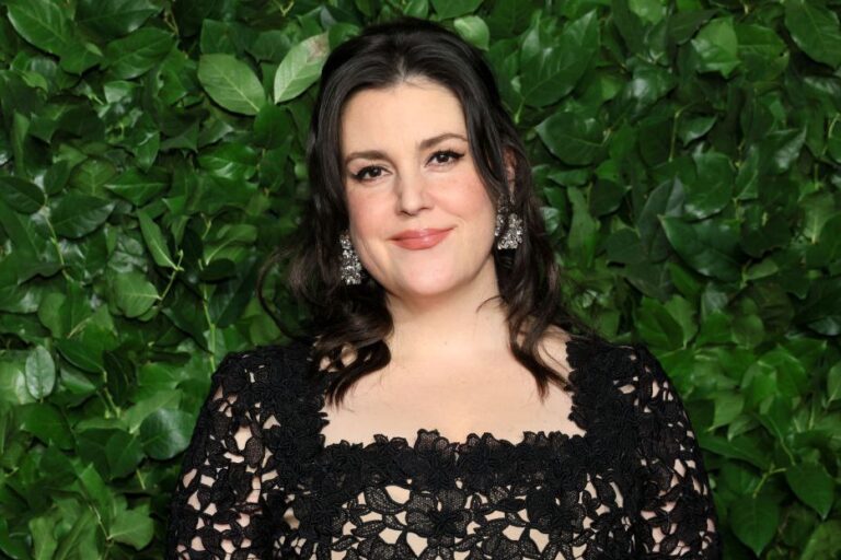 L&rsquo;actrice Melanie Lynskey applaudit les critiques de Body-Shaming