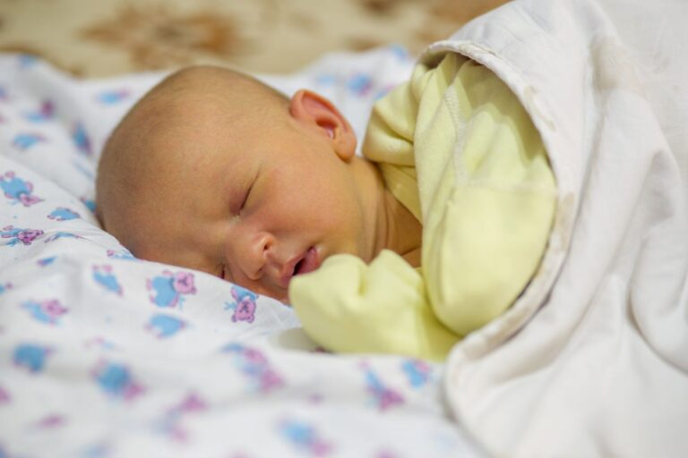 Tout sur l&rsquo;infection à CMV chez les bébés et les enfants