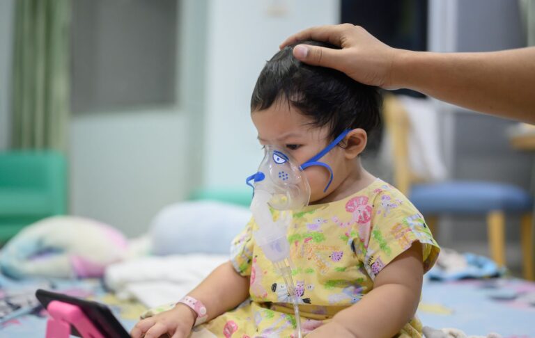 La FDA approuve un nouveau médicament pour prévenir le VRS chez les bébés