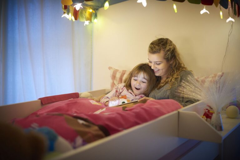 Les baby-sitters devraient-ils recevoir une « rémunération de crise ? »