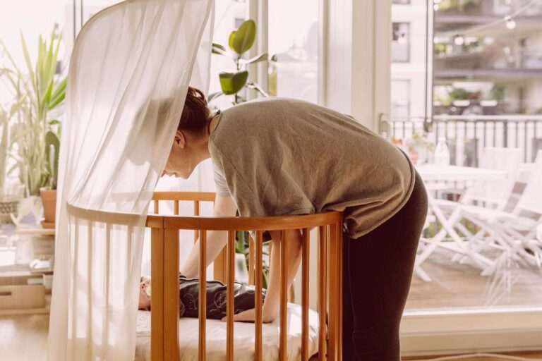 Quand dois-je déplacer mon bébé du berceau au berceau ?