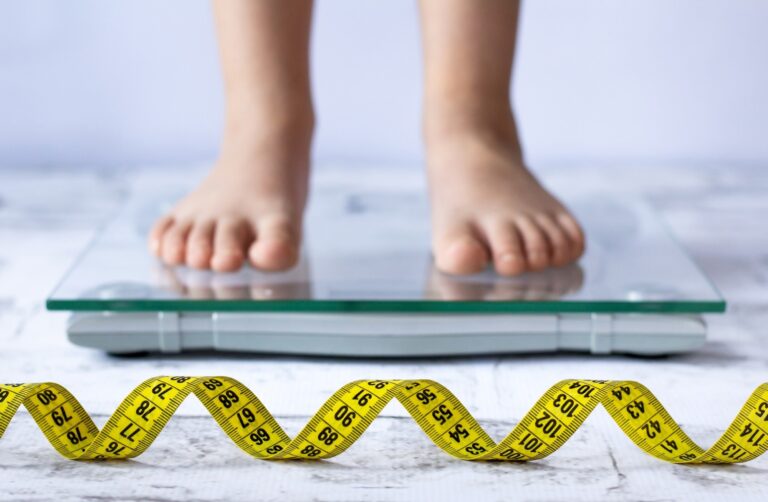 L’allaitement et le report des boissons gazeuses pourraient-ils être la clé pour réduire les taux d’obésité infantile ?