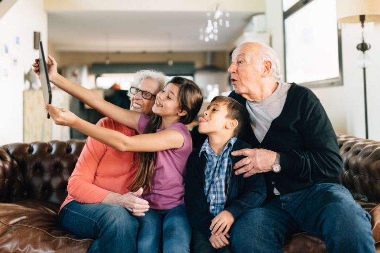 Les enfants préfèrent se confier à leurs grands-parents plutôt qu&rsquo;à leurs parents