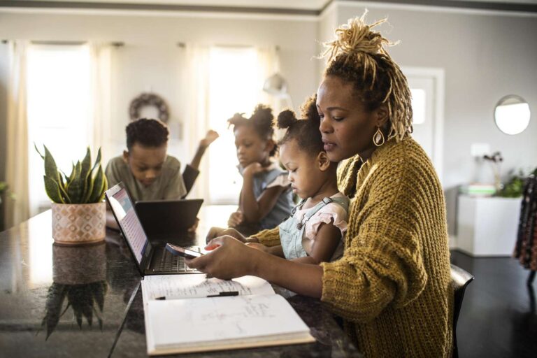 Les parents sont submergés par les applications liées à l&rsquo;école