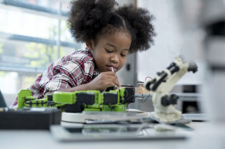 « Black Girls Code » s&rsquo;associe à Ciara pour un concours technologique