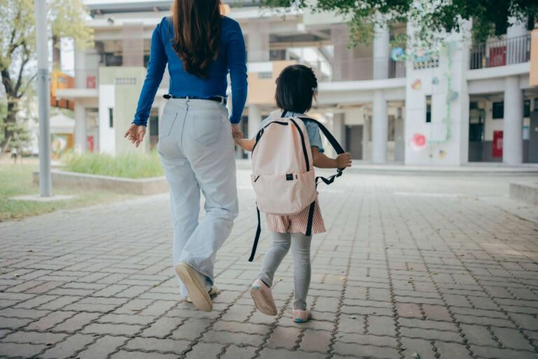 Raisons hilarantes pour lesquelles les enfants arrivent en retard à l’école
