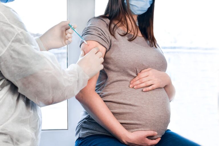 La vaccination contre le COVID-19 peut réduire le risque d&rsquo;accouchement prématuré