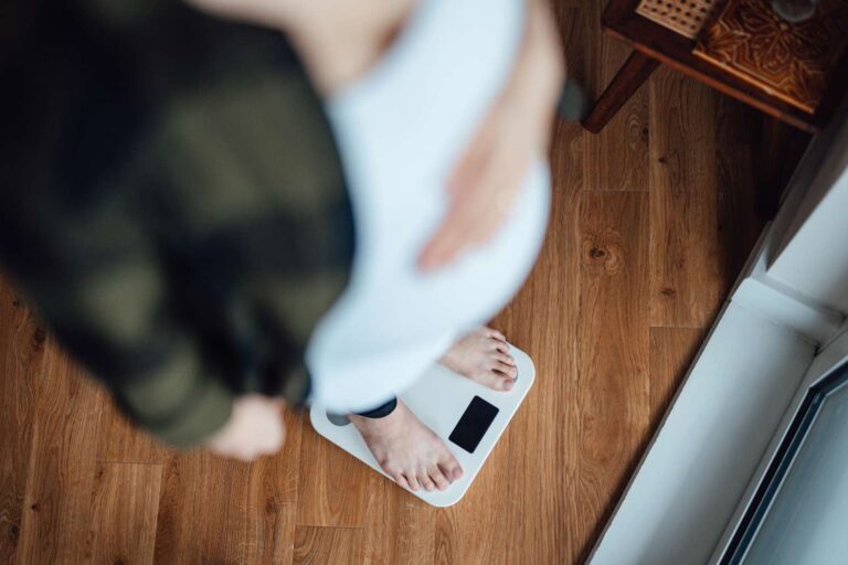 Perdre du poids pendant la grossesse : risques et prudence