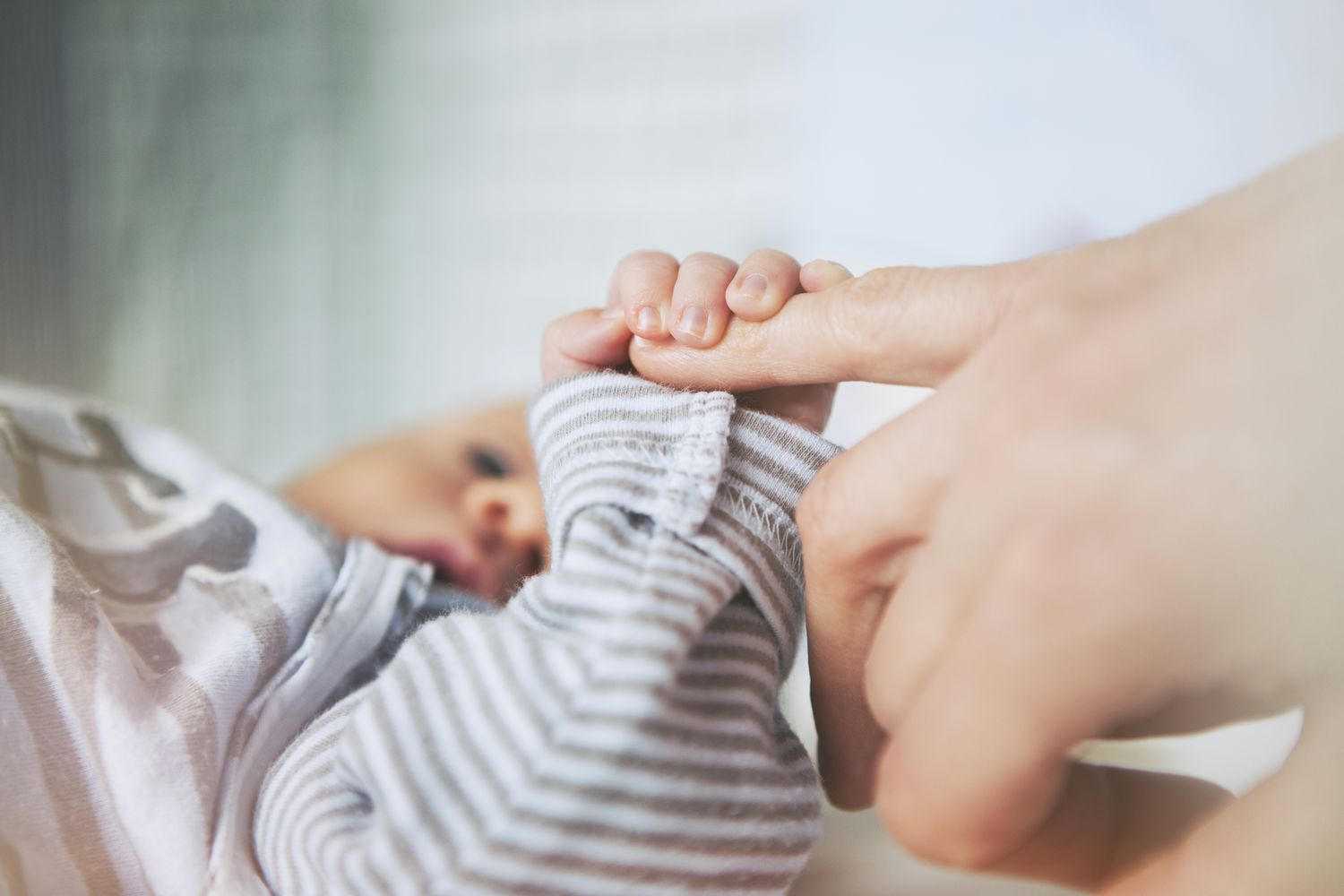 Visiteurs à l'hôpital après bébé : l'expérience d'un parent