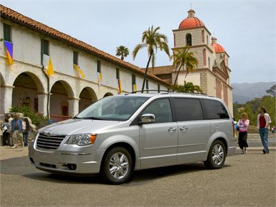 Chrysler rappelle 300 000 mini-fourgonnettes en raison du risque lié aux airbags