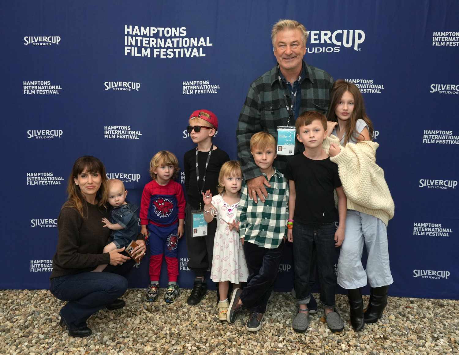 Hilaria Baldwin permet à une fillette de 10 ans de se maquiller : et alors ?