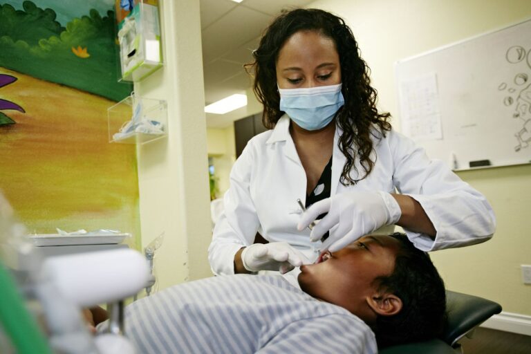 Un traitement sans douleur est efficace pour les caries des enfants