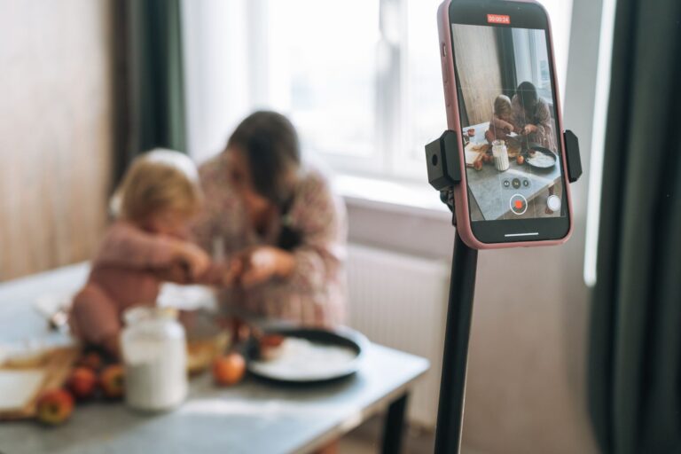 La maman de Wren Eleanor, un enfant d'âge préscolaire de TikTok, fait face à des réactions négatives