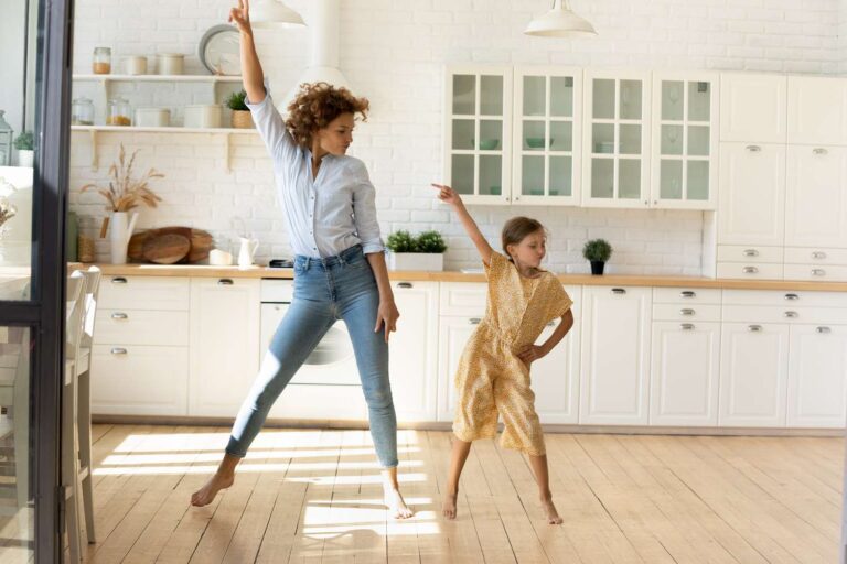 Le défi des années 80 prouve que les parents peuvent se laisser aller