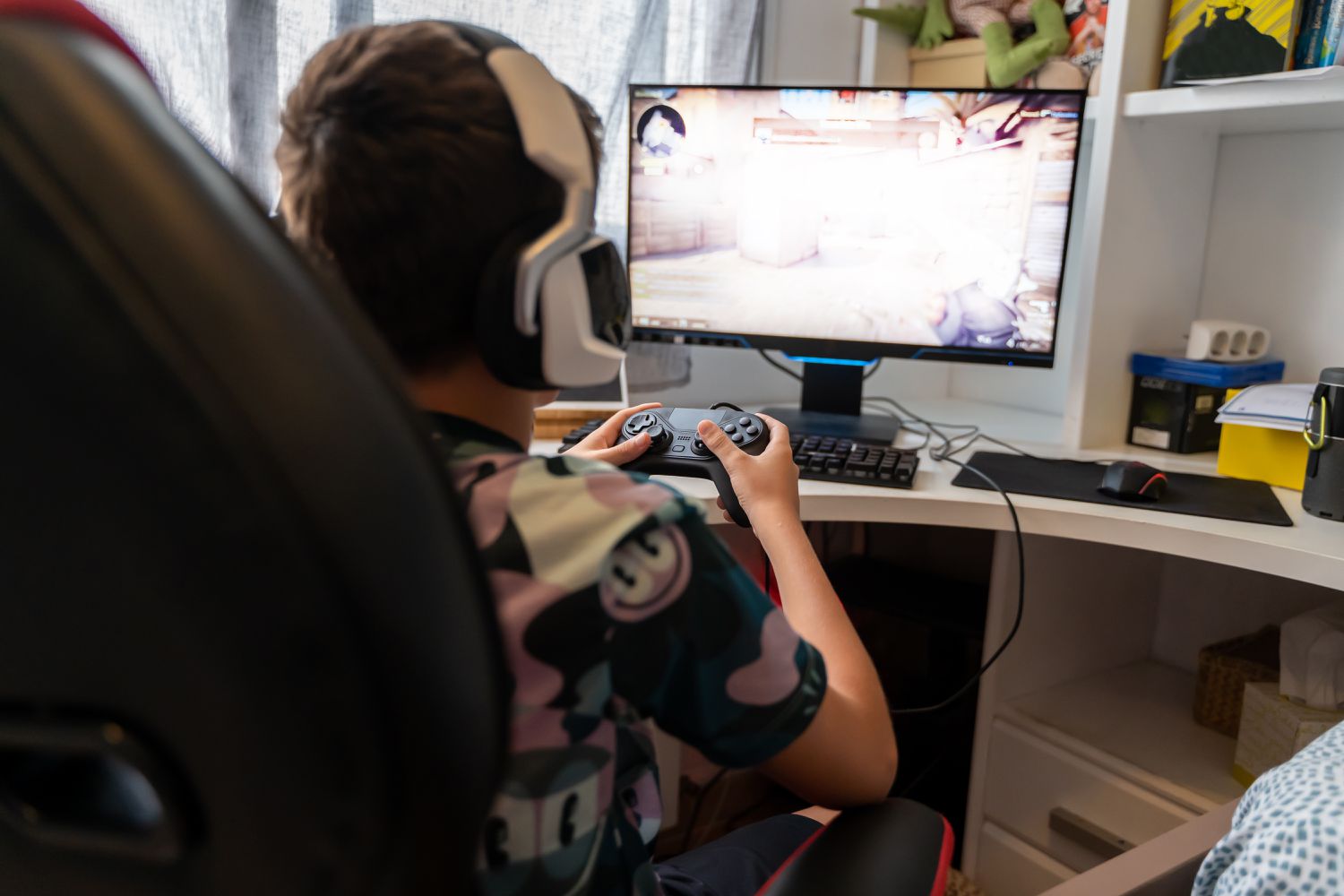 Conseils pour aider les enfants à rester en sécurité en ligne cet été