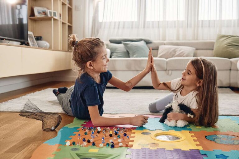 Les parents facturent-ils aux autres soignants les dates de jeu ?