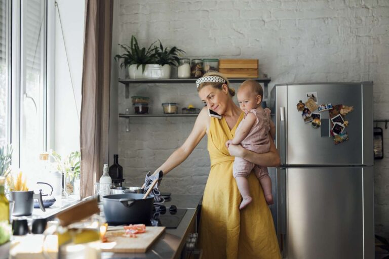 Qu'est-ce qu'une tradwife et pourquoi est-ce controversé ?