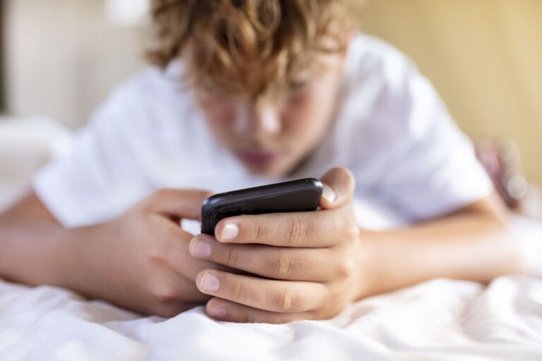 Qu'est-ce que le « Sadfishing » et pourquoi les adolescents le font-ils ?