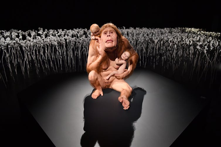 Un hybride humain/animal, avec de jeunes enfants.