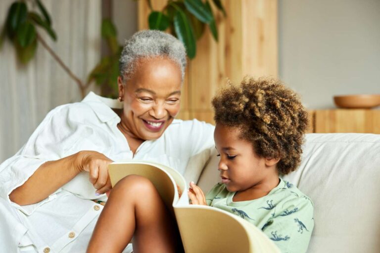 Est-il acceptable d’être blessé lorsqu’un enfant préfère sa grand-mère ?