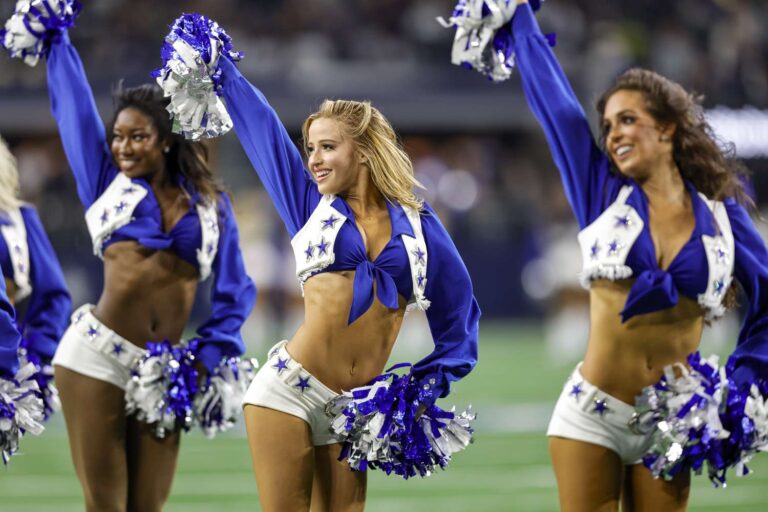 Pourquoi j'ai regardé le spectacle des pom-pom girls des Cowboys avec mon ado
