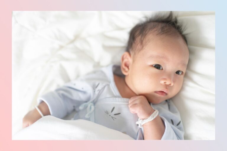 Les experts expliquent ce qui nous échappe à propos du « bébé FOMO »