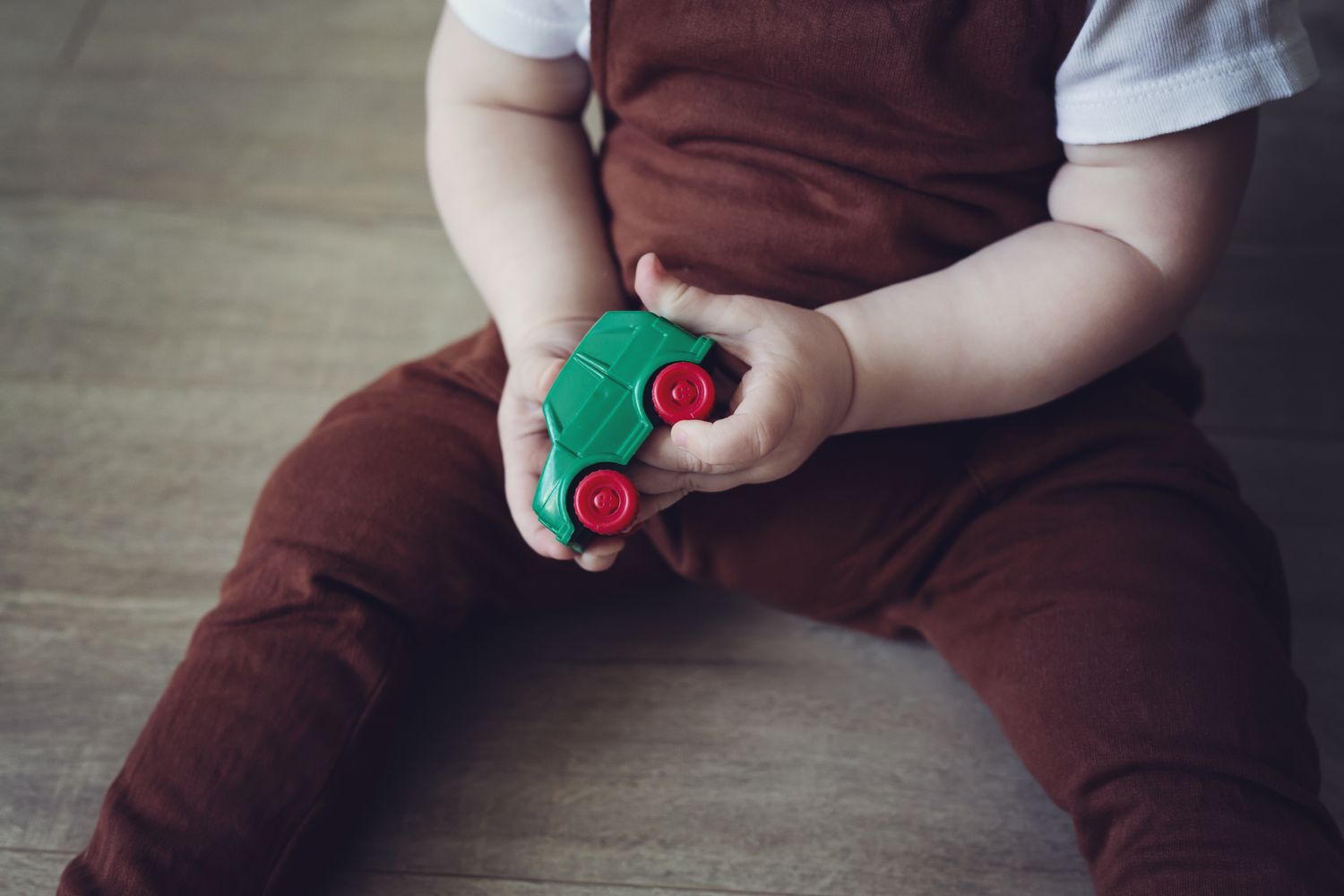 Les prénoms de bébé inspirés des voitures les plus tendance que les parents adorent