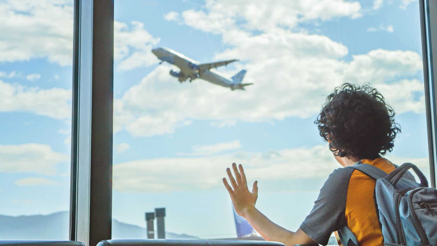 Une récente panne de technologie a laissé des enfants bloqués dans les aéroports