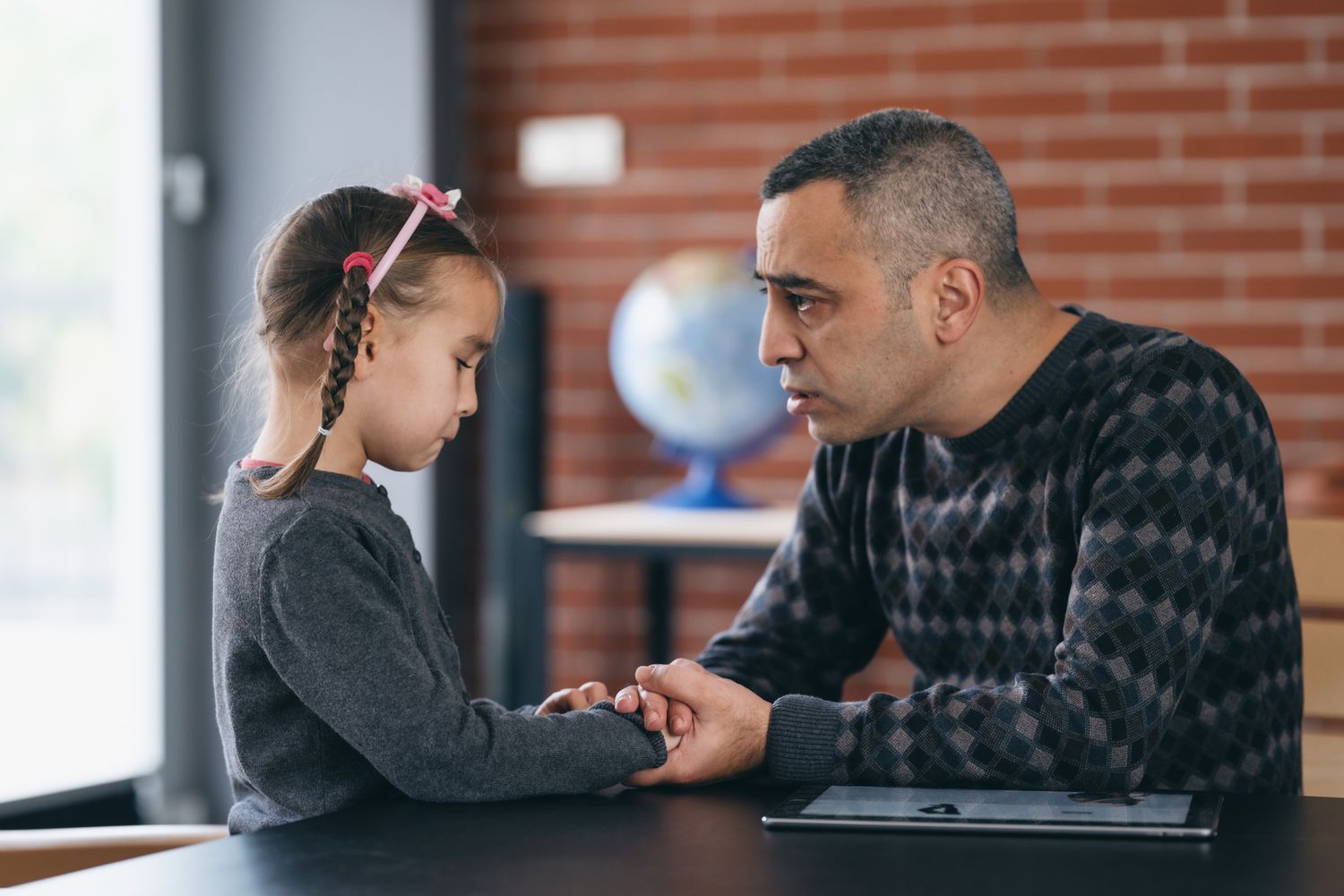 Comment parler de la violence armée aux enfants