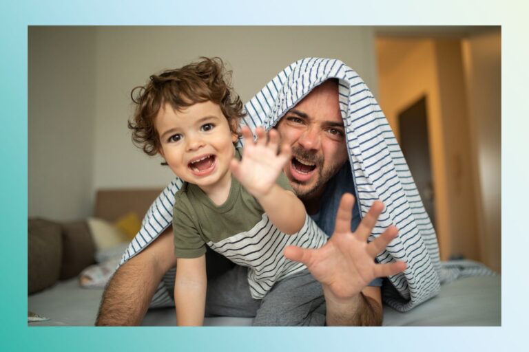 Pourquoi les bébés qui imitent les gestes sont un bon signe de croissance