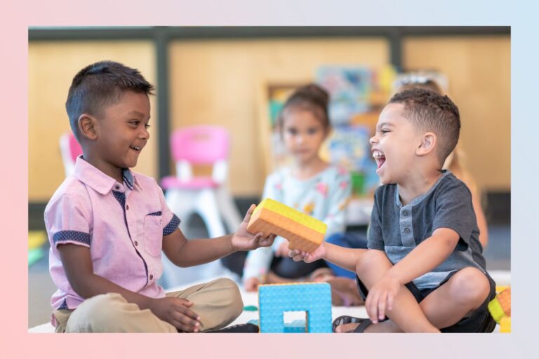 Que sont les cartes de visite Playdate ? Devriez-vous les fabriquer ?