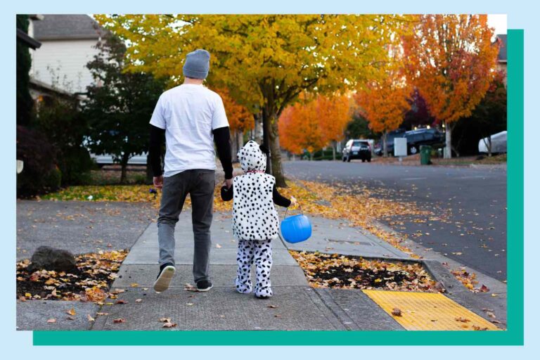 Quelle est la controverse sur les seaux bleus Trick-or-Treat ?