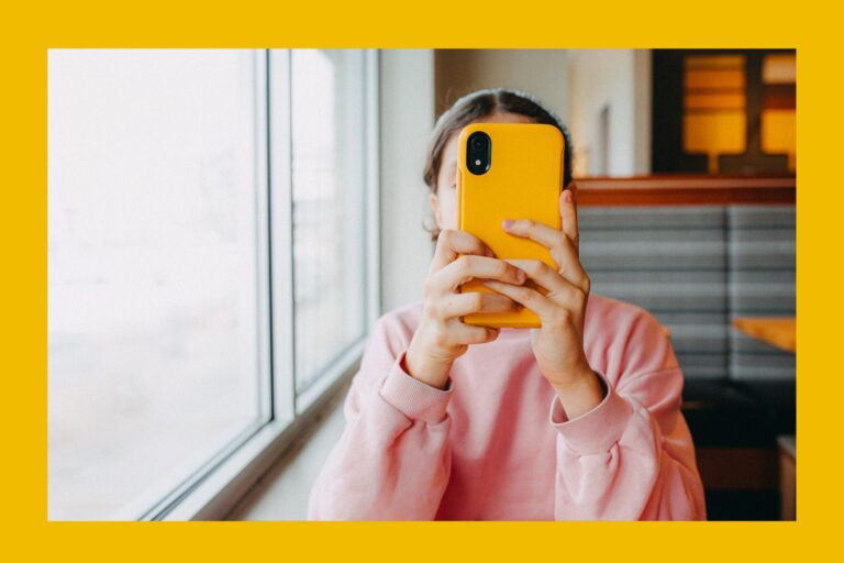 Pourquoi certains parents disent oui aux smartphones trop tôt