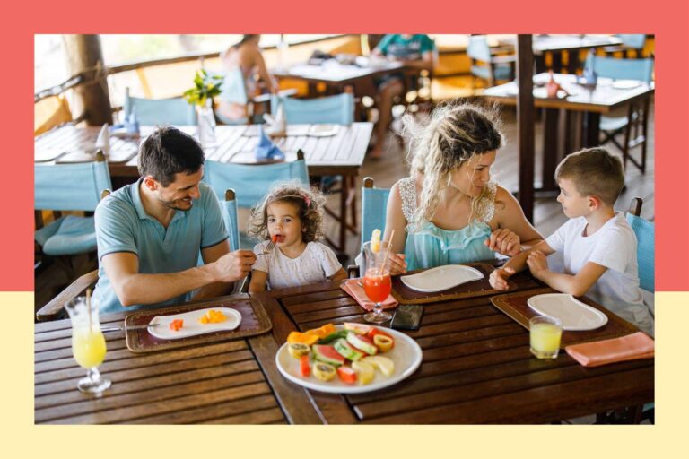 Pourquoi les enfants mangeant gratuitement dans les hôtels est une victoire pour tout le monde