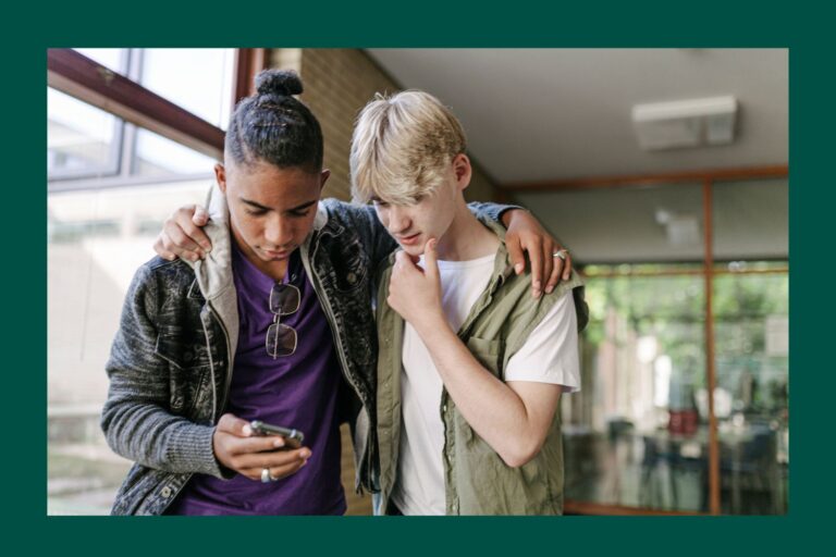 Pourquoi votre adolescent pourrait appeler quelqu'un «haché»
