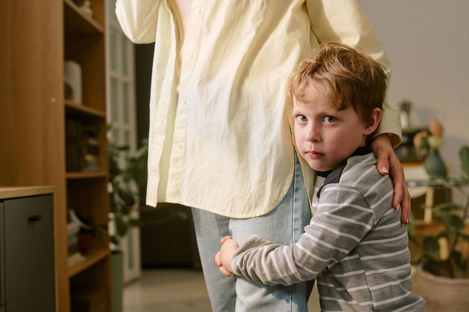 Vous ne pouvez pas aller seul aux toilettes ? Vous avez peut-être un « enfant Velcro »