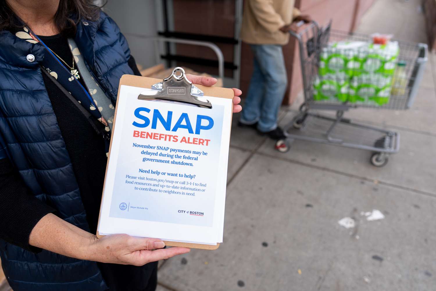 Comment les avantages SNAP aident à nourrir les familles américaines