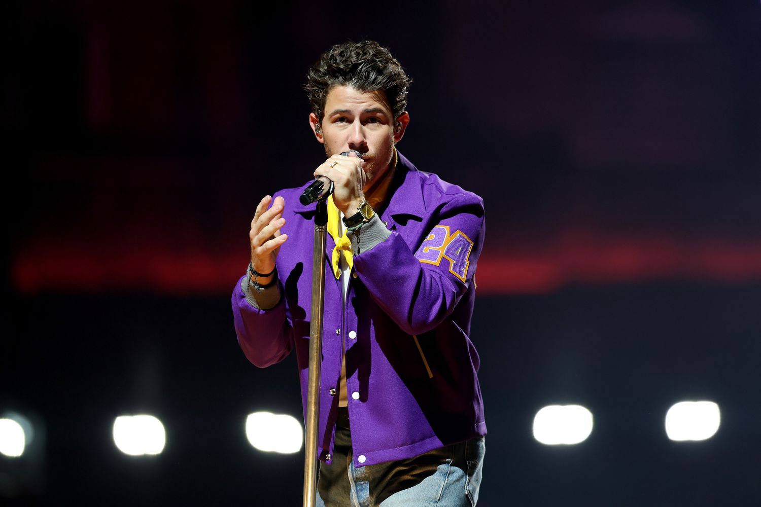 Nick Jonas adore être une fille papa
