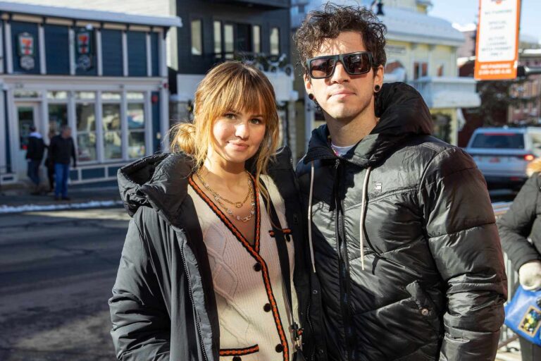 Debby Ryan accouche à la maison et son nom est parfait