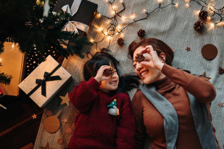 Trop de projets de vacances ? 6 façons dont les familles simplifient décembre