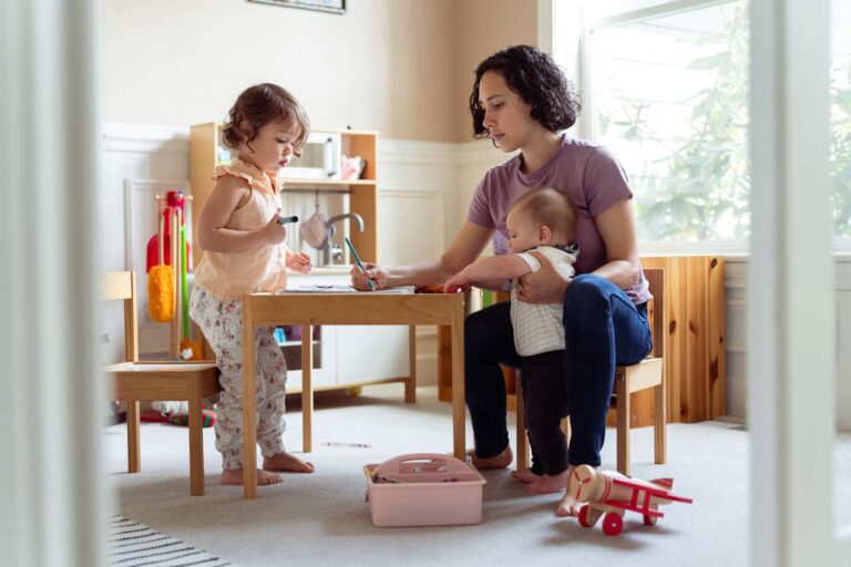 Être parent à 40 ans ? La raison pour laquelle vous vous sentez dépassé