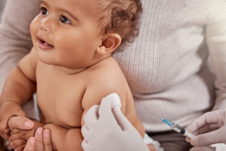 La vaccination précoce contre la rougeole est-elle sans danger pour les bébés ?