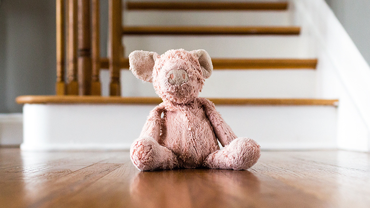 Couvertures, amours et anxiété de séparation : ce qui est normal pour les tout-petits