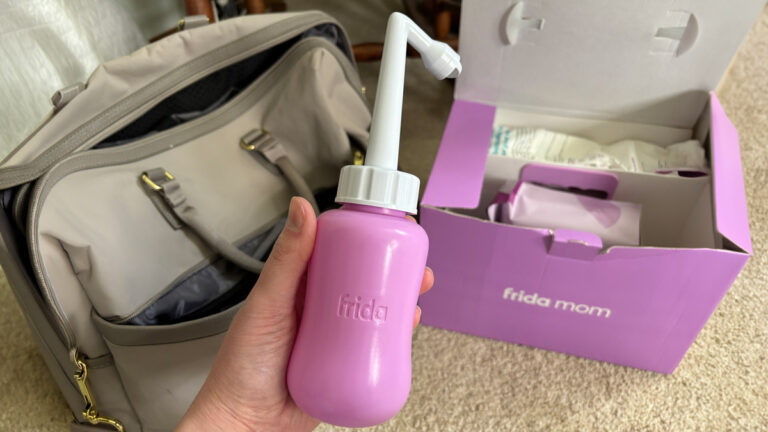J&rsquo;aurais aimé que quelqu&rsquo;un me dise de mettre cet article Frida Mom à 14 $ dans mon sac d&rsquo;hôpital