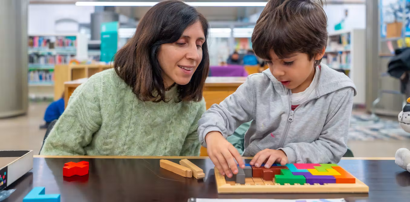 Comment fonctionne la thérapie d'interaction parent-enfant ? Et qui peut l'utiliser ?