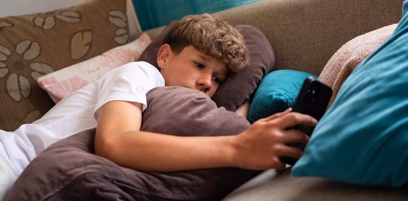 Plus de la moitié des enfants et adolescents utilisent l’IA pour des raisons personnelles. Cela comporte des risques