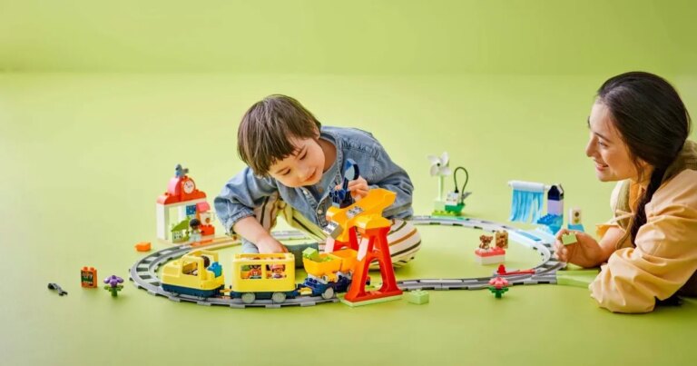 Comment accompagner les enfants dans leurs premiers jeux de construction pour qu&rsquo;ils apprennent et s&rsquo;amusent