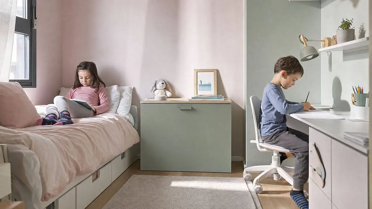 Élever ensemble ne signifie pas élever deux enfants exactement de la même manière.