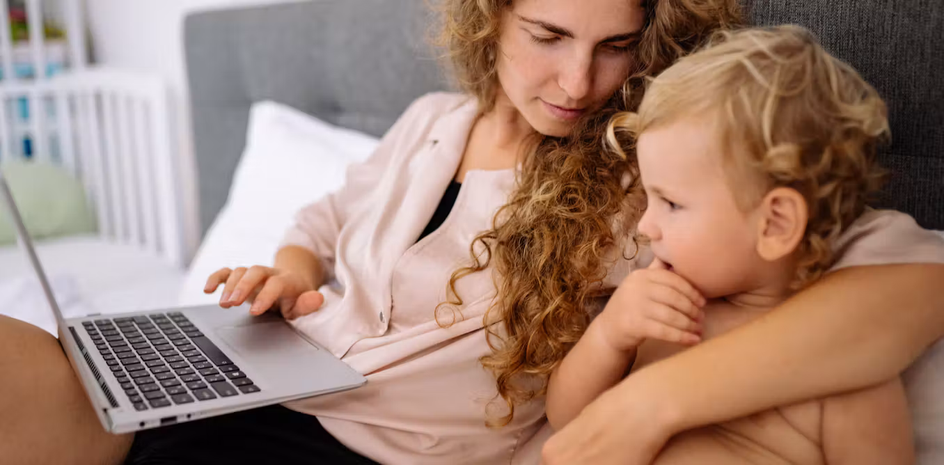 Les conseils concernant l’utilisation des écrans par les enfants peuvent être accablants. Il n’existe pas une seule « bonne » approche